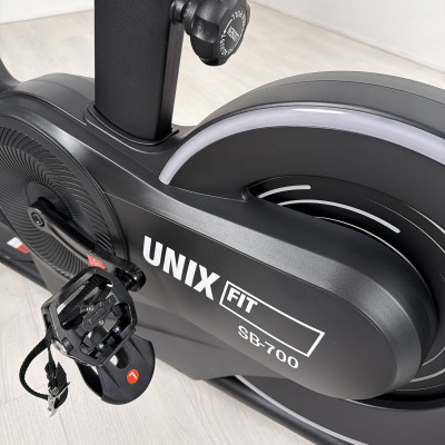 Велотренажер Спин-байк UNIX Fit с подсветкой / Smart Light 700